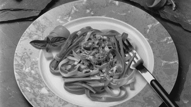 Pasta with Garden-fresh Pistachio Cream Sauce