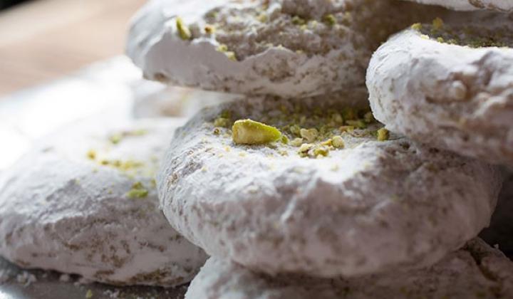 Pistachios Kourabiedes